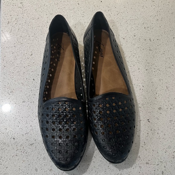 Trotters Liz Open Weave Slip On Black Size 10.5W - Picture 6 of 11